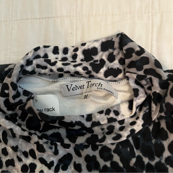Animal Print Dress Velvet Torch Snow Leopard Short Sleeve Mock Midi - Picture 4 of 4